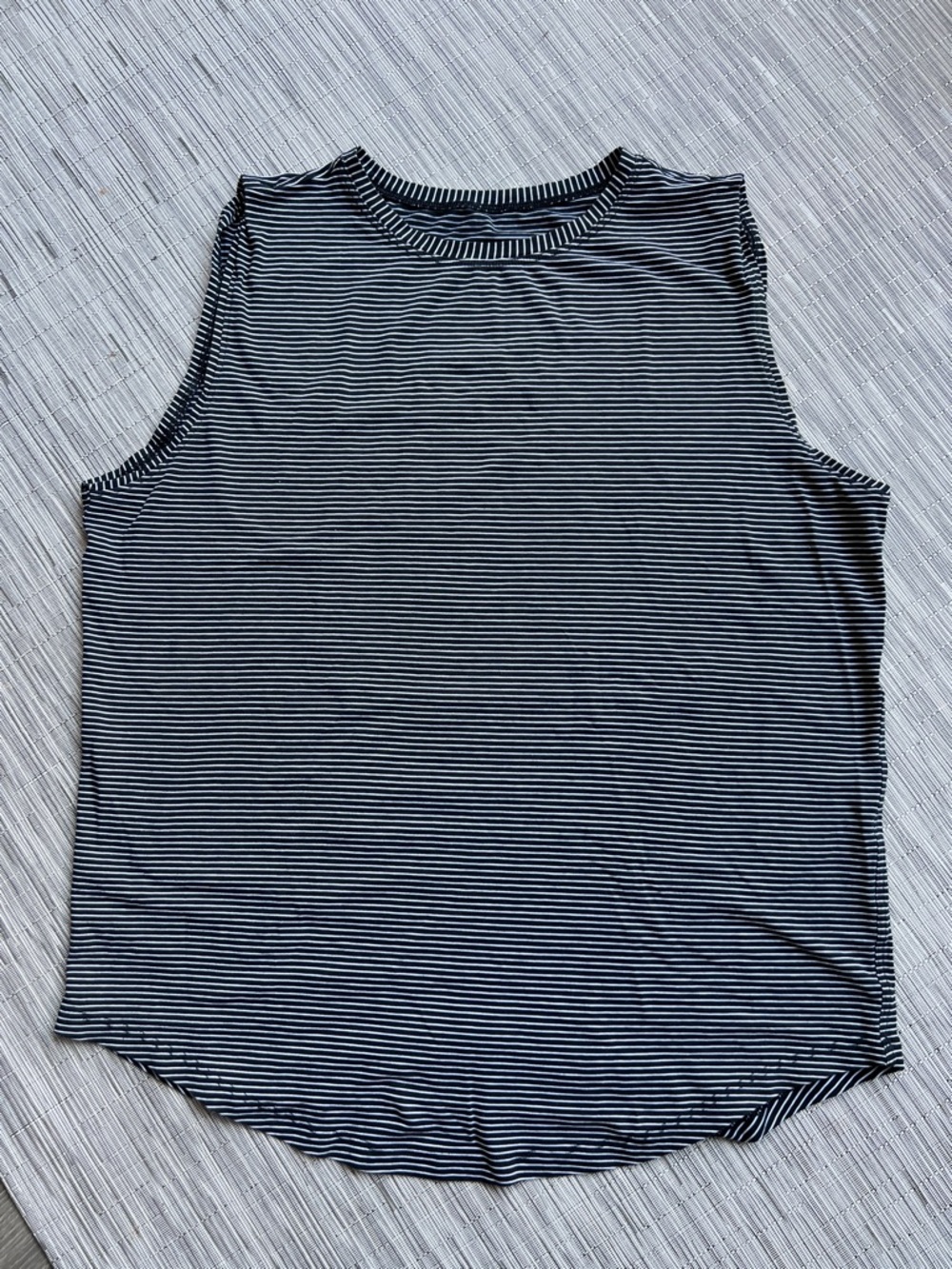 Lululemon Muscle Tee black and white stripe.